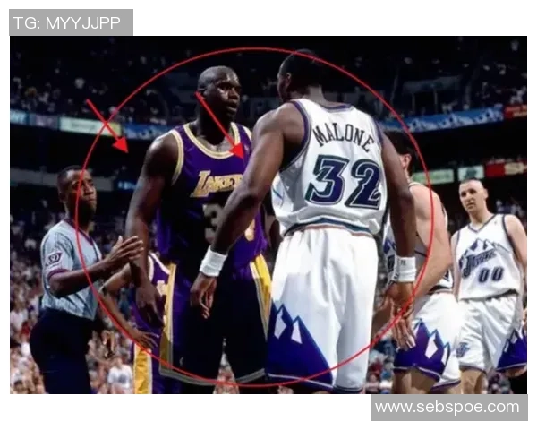 奥尼尔与卡尔马龙的巅峰对决:篮球历史上的传奇之战 奥尼尔与卡尔马龙的巅峰对决:篮球历史上的传奇之战